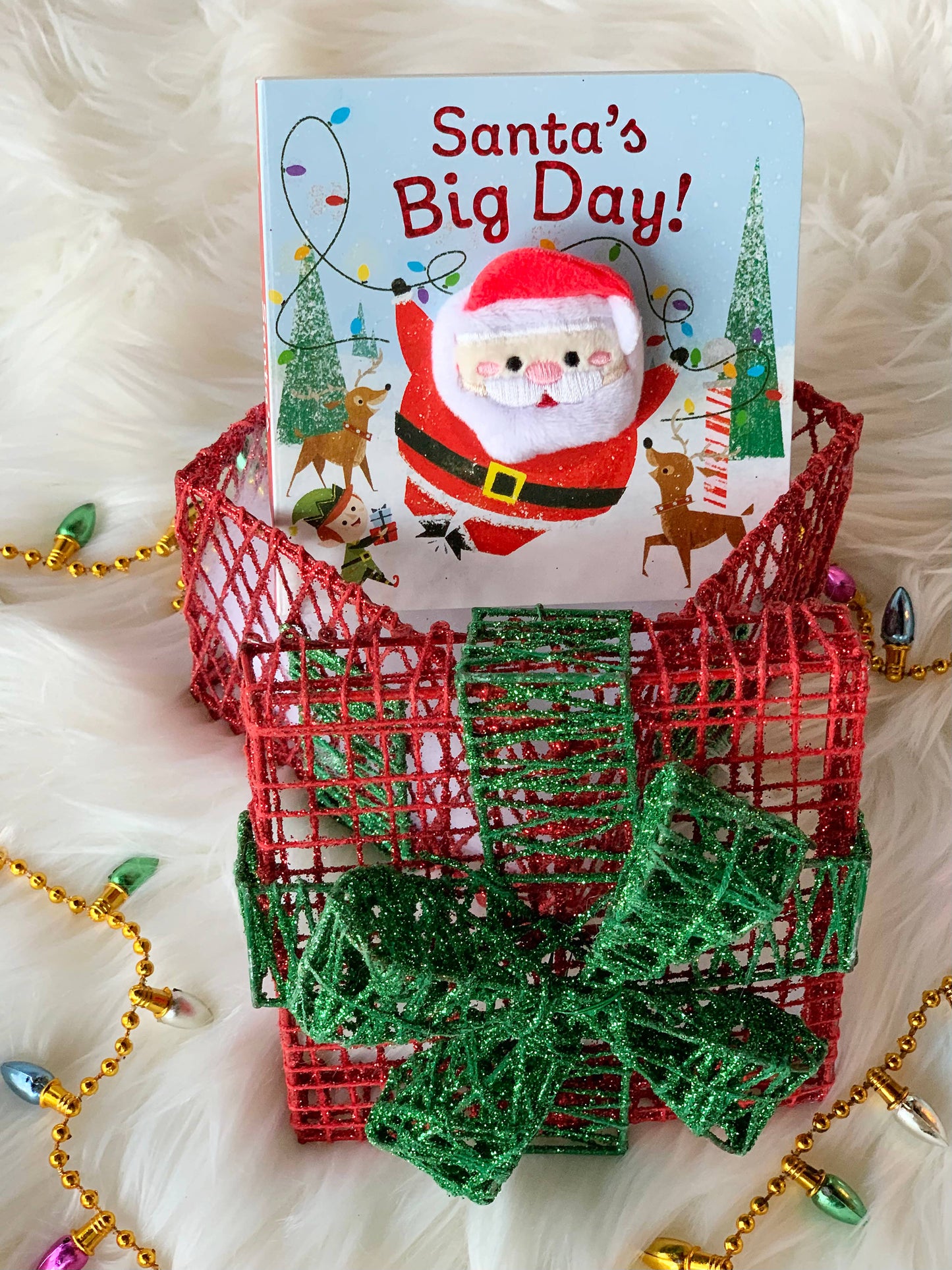 Santa's Big Day Finger Puppet Board Book