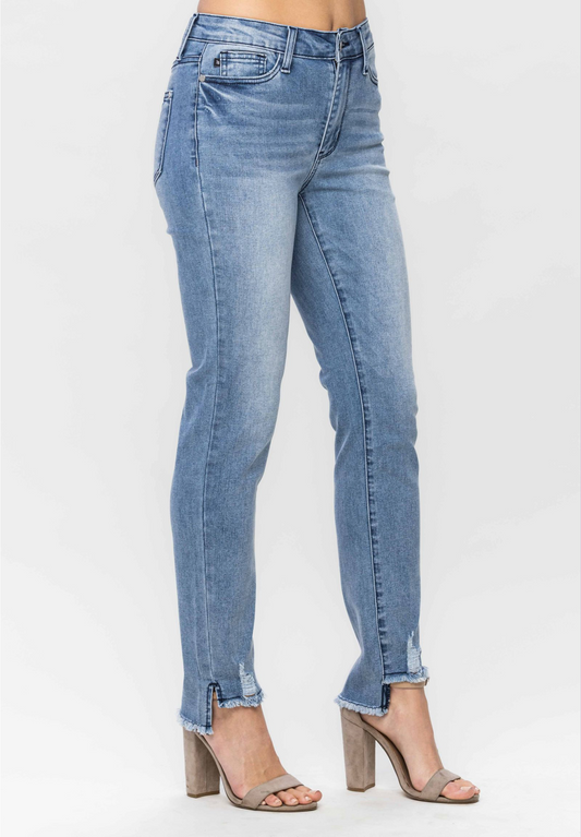 Judy Blue - Mid Rise - Cool Denim - Relaxed Fit