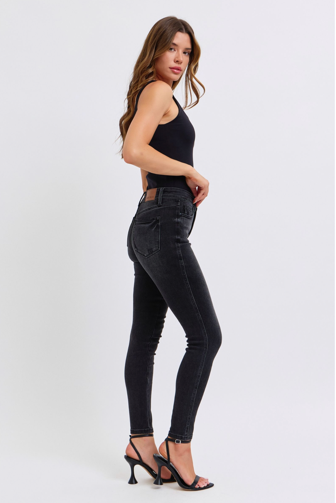 Judy Blue - Black Mid Rise Tummy Control Skinny