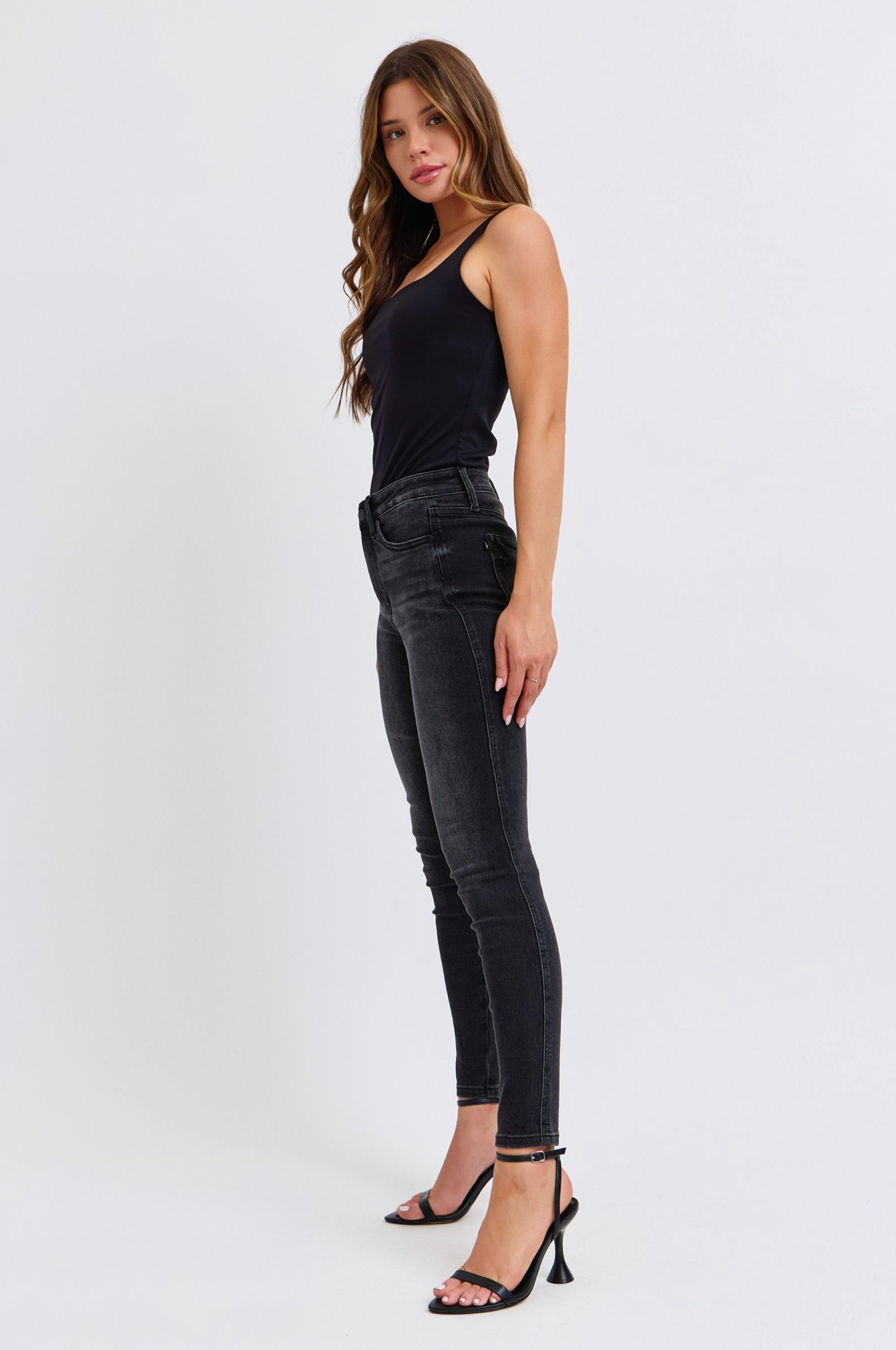 Judy Blue - Black Mid Rise Tummy Control Skinny